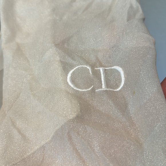 Authentic Dior sheer & shiny silk scarf - Picture 2 of 9